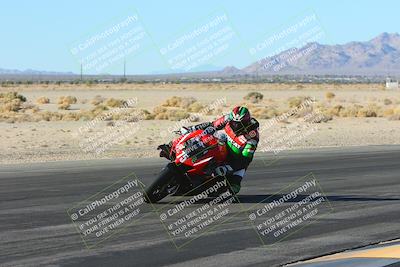 media/Jan-10-2025-CVMA Friday Practice (Fri) [[489e0da257]]/Group 4 and Trackday/Session 2 (Turn 4 Inside)/